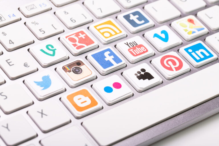 Cosmetic Dentists using Social Media For Their Practice